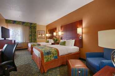 هتل Best Western Plus Fresno Inn