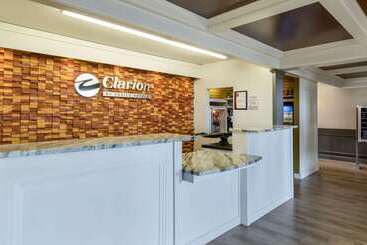 هتل Clarion Inn Seekonk   Providence