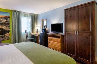 هتل Clarion Inn Seekonk   Providence