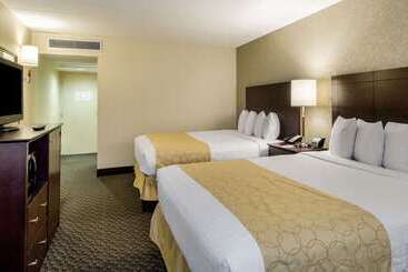 هتل Clarion Inn Seekonk   Providence