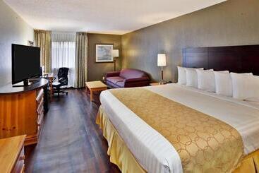 هتل Clarion Inn Seekonk   Providence