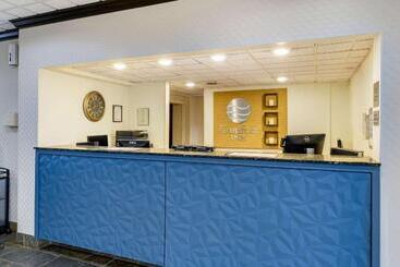 هتل Comfort Inn Monticello Charlottesville
