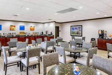 هتل Comfort Inn Monticello Charlottesville