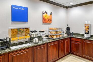 هتل Comfort Inn Monticello Charlottesville