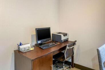هتل Comfort Inn Monticello Charlottesville