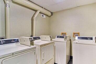 هتل Comfort Inn Monticello Charlottesville