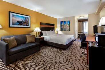 هتل La Quinta Inn By Wyndham Sandusky Near Cedar Point