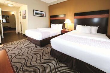 هتل La Quinta Inn By Wyndham Sandusky Near Cedar Point