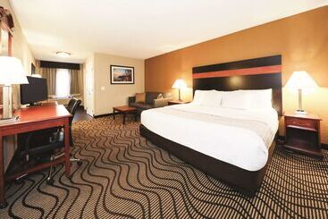 هتل La Quinta Inn By Wyndham Sandusky Near Cedar Point