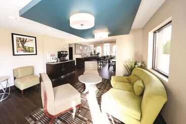 هتل La Quinta Inn By Wyndham Sandusky Near Cedar Point
