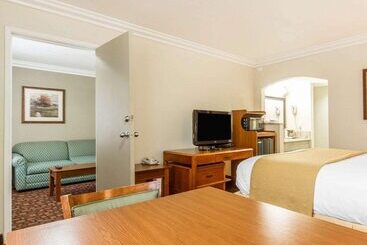 هتل Quality Inn Sacramento Convention Center