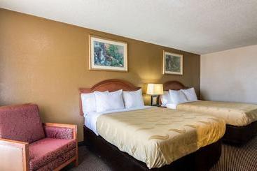 ホテル Quality Inn Shawnee I40