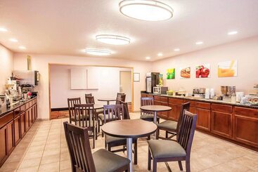 هتل Quality Inn & Suites Vancouver   Hazel Dell