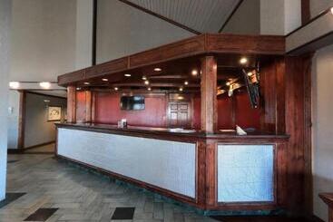 هتل Red Roof Inn & Suites Irving – Dfw Airport South