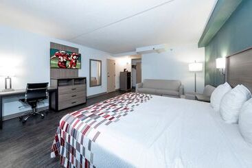 هتل Red Roof Inn & Suites Wilmington – New Castle