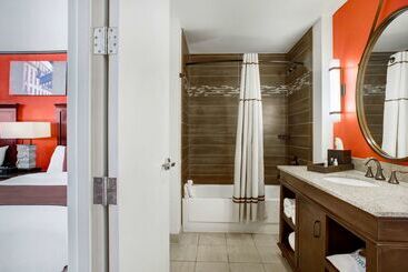 هتل The Emily Morgan San Antonio   A Doubletree By Hilton