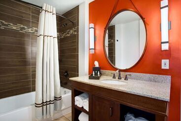 هتل The Emily Morgan San Antonio   A Doubletree By Hilton