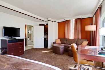 هتل The Emily Morgan San Antonio   A Doubletree By Hilton