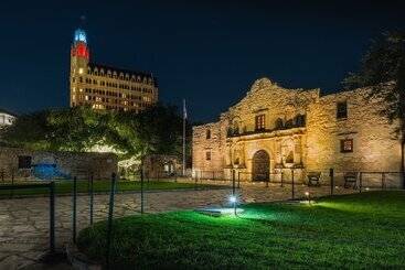 هتل The Emily Morgan San Antonio   A Doubletree By Hilton
