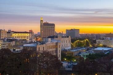 هتل The Emily Morgan San Antonio   A Doubletree By Hilton