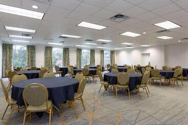 هتل Wyndham Garden Tallahassee Capitol Near Fsu