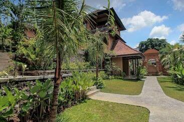 هتل Jati Cottage