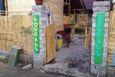 هتل Little Woodstock Homestay