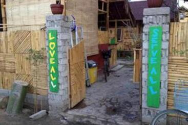 هتل Little Woodstock Homestay