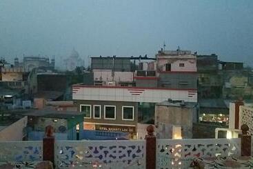 هتل Sai Palace Walking Distance From Taj Mahal  View Of Taj Mahal