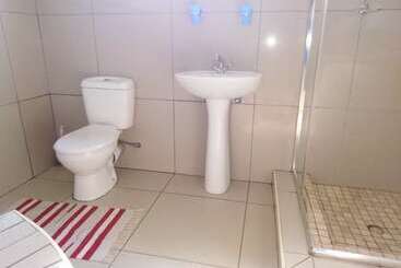 پانسیون Mc's Self Catering Accommodation