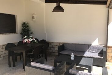 Villa Chill In