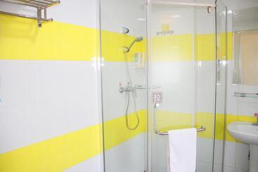 هتل 7 Days Inn Xian Chang Ying Road