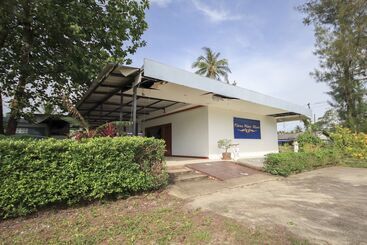 هتل Capital O75345 Praewa Villas Naiyang Phuket