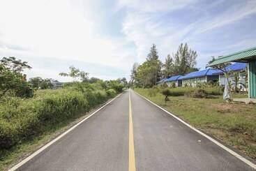 هتل Capital O75345 Praewa Villas Naiyang Phuket