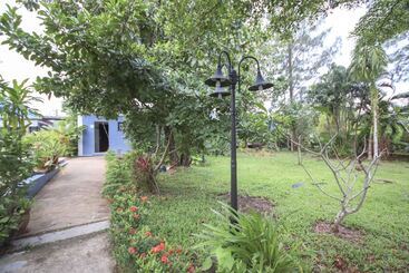 هتل Capital O75345 Praewa Villas Naiyang Phuket