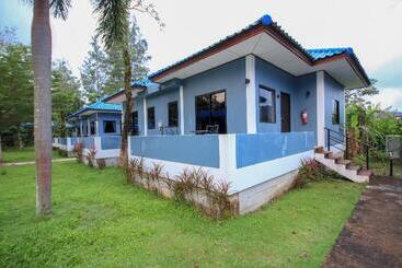 هتل Capital O75345 Praewa Villas Naiyang Phuket