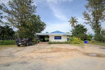 هتل Capital O75345 Praewa Villas Naiyang Phuket