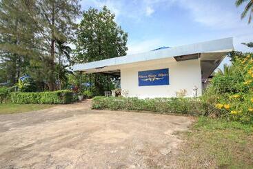 هتل Capital O75345 Praewa Villas Naiyang Phuket
