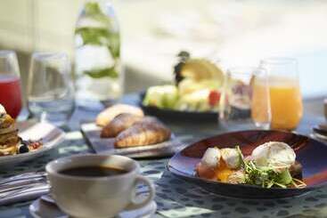 هتل Cayo Exclusive Resort & Spa