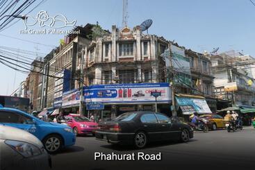 هتل The Grand Palace Hostel