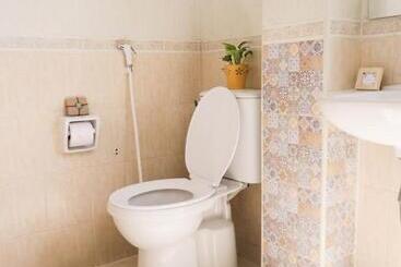 هتل The Grand Palace Hostel
