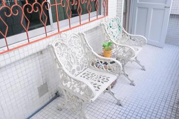 هتل The Grand Palace Hostel