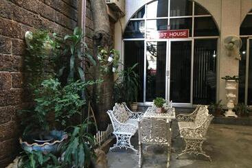 هتل The Grand Palace Hostel