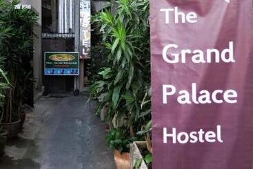 هتل The Grand Palace Hostel