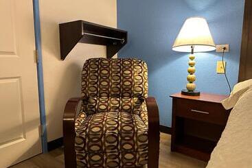هتل American Inn & Suites Bishop Airport Flint