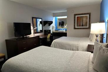 هتل American Inn & Suites Bishop Airport Flint