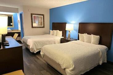 هتل American Inn & Suites Bishop Airport Flint