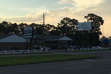 هتل At Home Inn   Pensacola