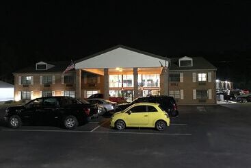 هتل At Home Inn Pensacola