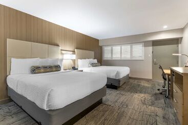 هتل Best Western Red Coach Inn